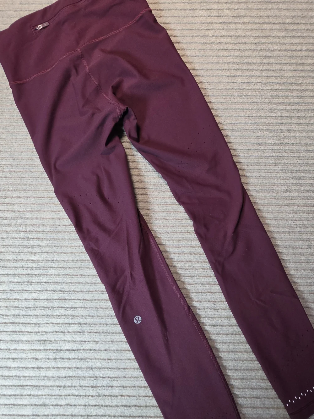 Lululemon Zoned In Tight Maroon Reflective Run Leggings 8 Breathable 27